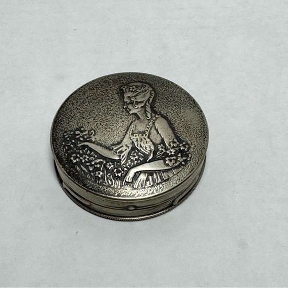 Norida Other - Vintage 1920s Norida Vanitie Refillable Compact with Mirror Empty Woman Makeup